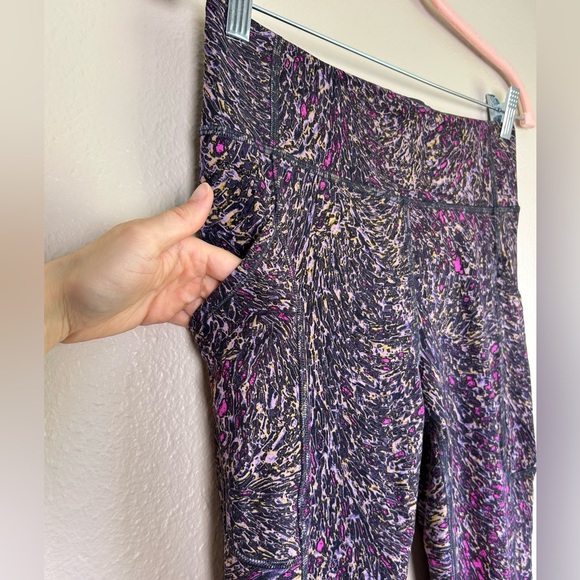 Lululemon Invigorate High-Rise Tight Motion topography Multi Legging - Picture 6 of 12